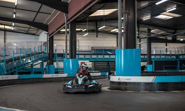 Vivez l'adrénaline du karting indoor à paris bercy !
